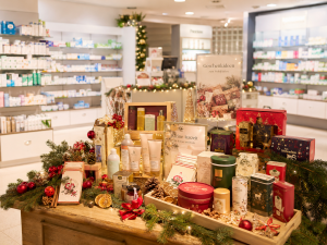 Gesunde Geschenke Apotheke Weihnachten Geschenketisch